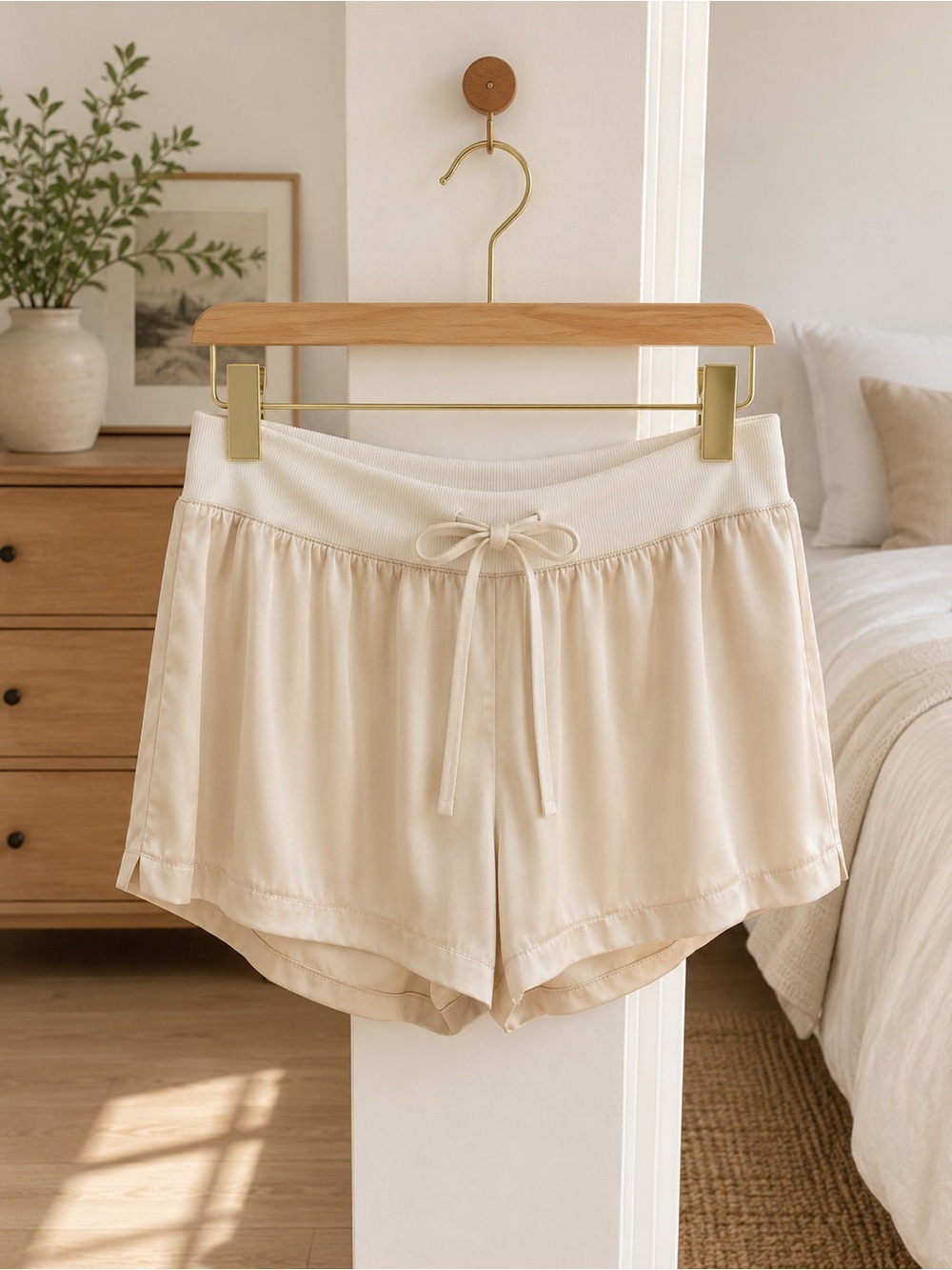 PJ Harlow Cream Satin Lounge Shorts Soft Pajama Bottoms Size Medium